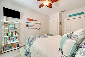 Airy Coastal Casa on Park: 6 Mi to Honeymoon Isle!