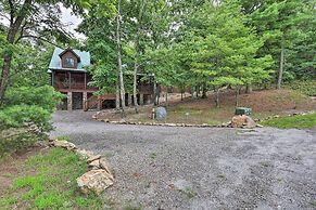 Purlear Luxury, Spacious Log Cabin w/ Mtn Views!