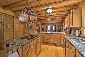 Purlear Luxury, Spacious Log Cabin w/ Mtn Views!