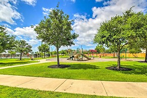 Eclectic Katy Home w/ Yard & Community Pool!