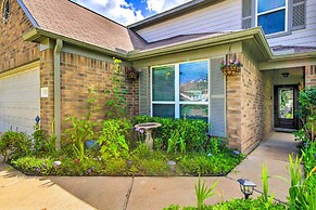 Eclectic Katy Home w/ Yard & Community Pool!