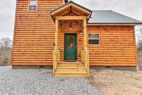 Cozy Mtn Cabin: Spacious Deck & Forest Views!