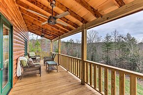 Cozy Mtn Cabin: Spacious Deck & Forest Views!