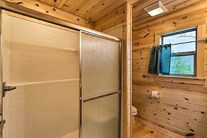 Cozy Mtn Cabin: Spacious Deck & Forest Views!