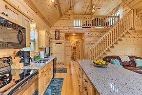 Cozy Mtn Cabin: Spacious Deck & Forest Views!