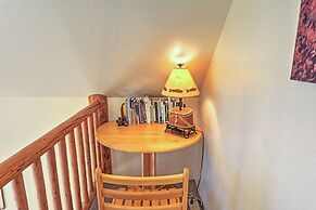 Bright Klamath Falls Cabin w/ Deck & Mtn Views!