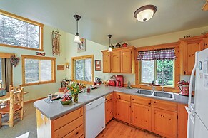 Bright Klamath Falls Cabin w/ Deck & Mtn Views!