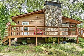Quaint Murphy Cabin in Serene Wooded Setting!