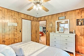 Quaint Murphy Cabin in Serene Wooded Setting!