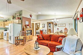 Quaint Murphy Cabin in Serene Wooded Setting!