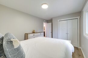 Modern Traverse City Lake House w/ Hot Tub!