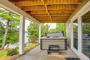 Modern Traverse City Lake House w/ Hot Tub!