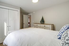 Modern Traverse City Lake House w/ Hot Tub!