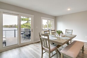 Modern Traverse City Lake House w/ Hot Tub!