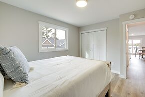 Modern Traverse City Lake House w/ Hot Tub!