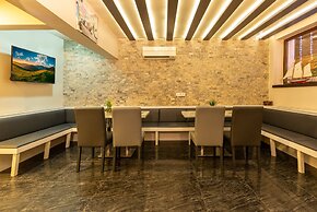 Platine Hotels & Suites