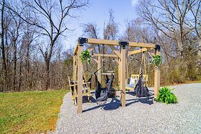 Modern Cabin w/ Grill Near Golf & Bass Fishing!