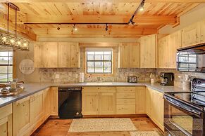 Modern Cabin w/ Grill Near Golf & Bass Fishing!