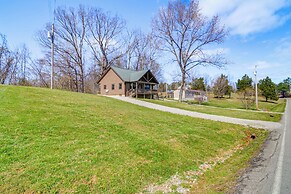 Modern Cabin w/ Grill Near Golf & Bass Fishing!