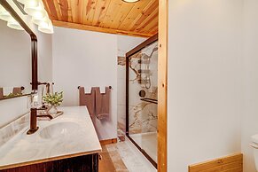 Modern Cabin w/ Grill Near Golf & Bass Fishing!