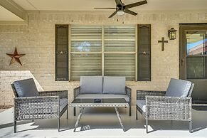 Granbury Cottage, Steps to Lake & Dock!