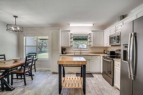 Granbury Cottage, Steps to Lake & Dock!