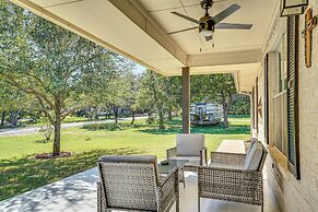 Granbury Cottage, Steps to Lake & Dock!