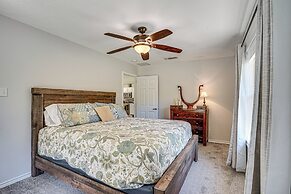 Granbury Cottage, Steps to Lake & Dock!