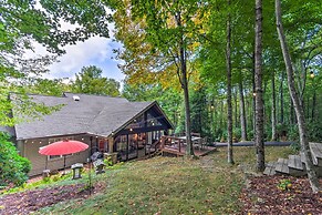 Screened Porch + 3 Decks: Beech Mountain Cabin