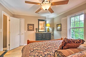 Screened Porch + 3 Decks: Beech Mountain Cabin