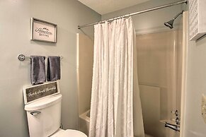 Cozy Bartlett Condo: 1 Mi to Attitash Ski Resort!