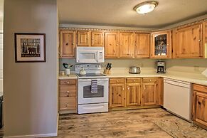 Cozy Bartlett Condo: 1 Mi to Attitash Ski Resort!