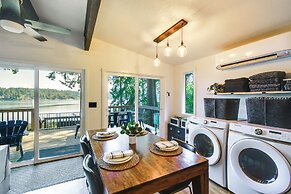 Dreamy Wooded Cabin With Private Beach & Kayaks!