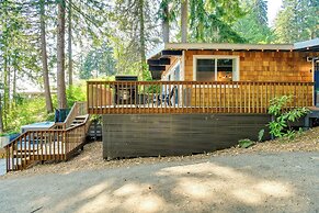 Dreamy Wooded Cabin With Private Beach & Kayaks!