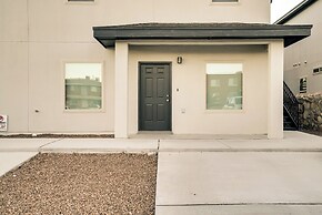 Single-story Apt, 3 Mi to Fort Bliss!