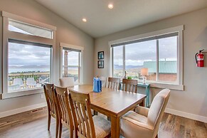 Lake-view Escape w/ Private Beach Resort Access!