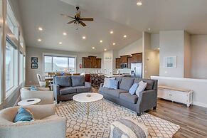 Lake-view Escape w/ Private Beach Resort Access!