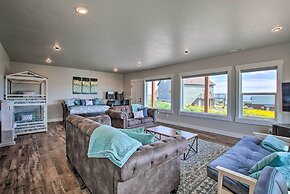 Lake-view Escape w/ Private Beach Resort Access!