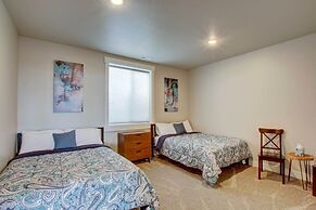 Lake-view Escape w/ Private Beach Resort Access!