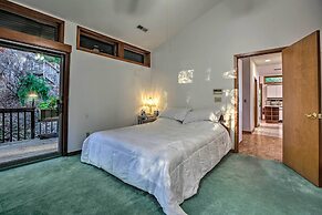 Home With Wraparound Deck + Blue Ridge Mtn Views!