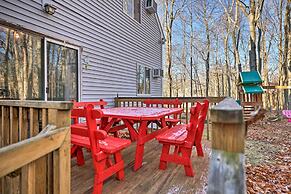 Modern Poconos Gem w/ Fire Pit, Deck & Pool Access