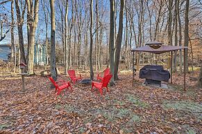 Modern Poconos Gem w/ Fire Pit, Deck & Pool Access