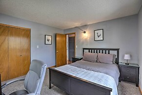 Near Hiking: Mtn-view Conifer Cabin w/ 2 Decks