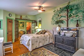 Russellville House w/ Garden - Walk to Main Street