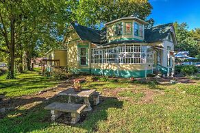 Russellville House w/ Garden - Walk to Main Street
