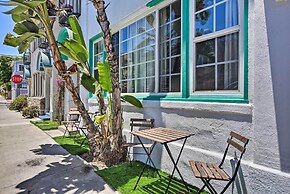 Charming Renovated Avalon Townhome, Walk to Beach!