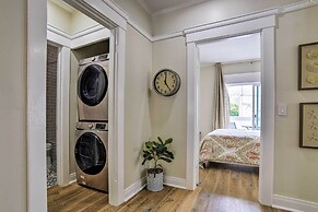 Charming Renovated Avalon Townhome, Walk to Beach!