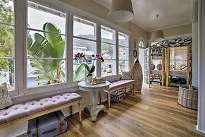 Charming Renovated Avalon Townhome, Walk to Beach!