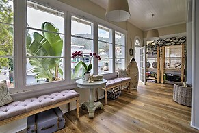 Charming Renovated Avalon Townhome, Walk to Beach!