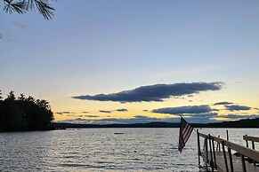 Raymond Getaway w/ Private Beach & Boat Dock!